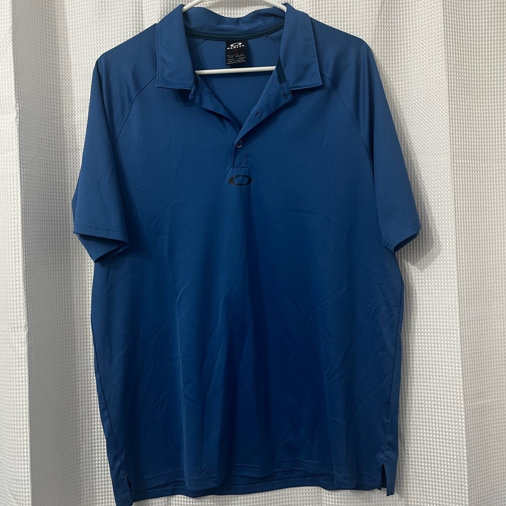 Men’s Oakley shirt
